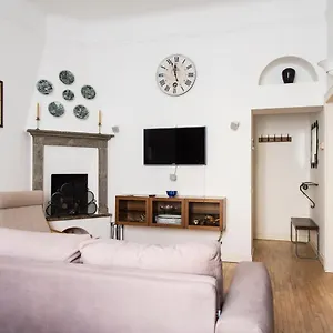 https://attractive-apartment-in-navigli-area.italymilanhotels.net